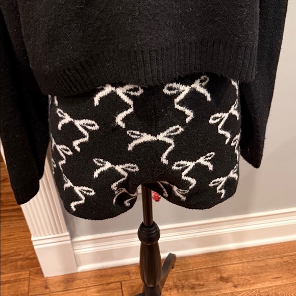 Wild Fable black sweater and shorts set - Picture 3 of 5